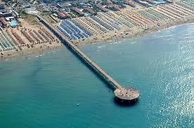Il Pontile Holidays Apartment Marina di Pietrasanta Bagian luar foto