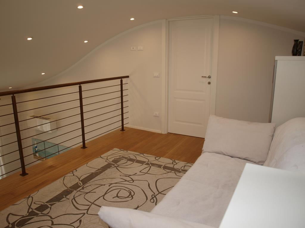 Il Pontile Holidays Apartment Marina di Pietrasanta Ruang foto